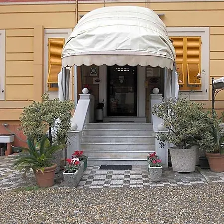 Boccadasse Hotel
